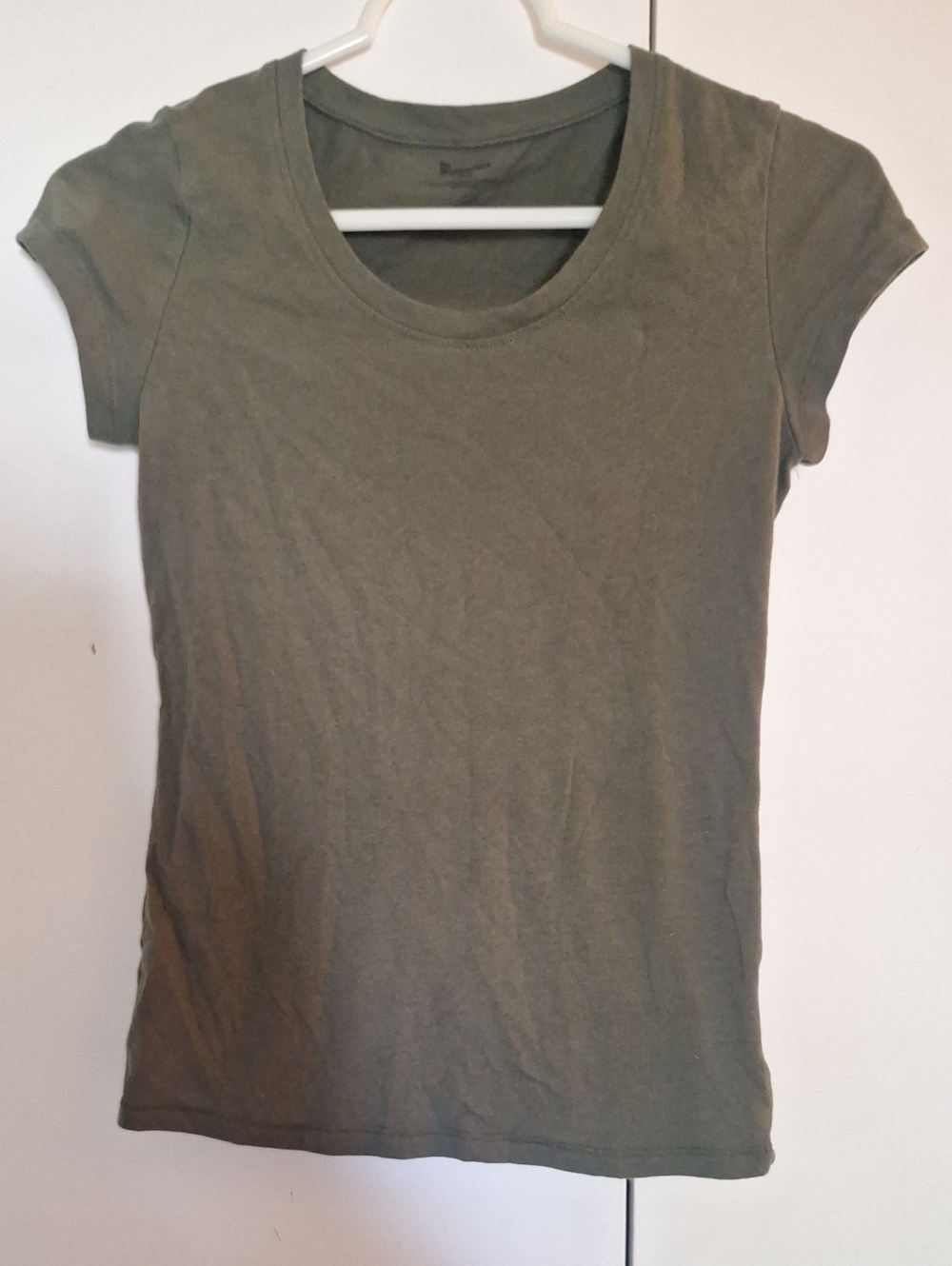 No Boundaries Olive Green Scoop Neck Short Sleeve Tee